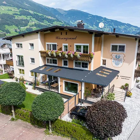 Gastehaus Wiesengrund & Apart Sporer 2* Mayrhofen