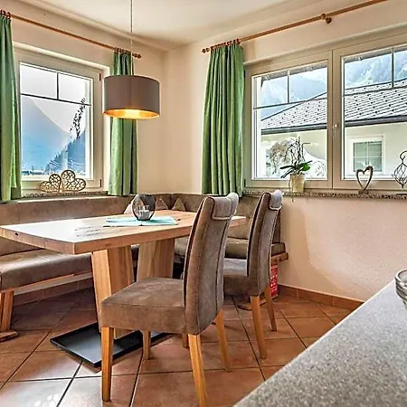 Inn Gastehaus Wiesengrund & Apart Sporer Mayrhofen