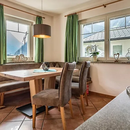 Gastehaus Wiesengrund & Apart Sporer Mayrhofen